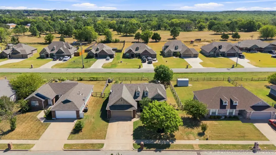 2111 S Javine Street, Skiatook, OK 74070 - #3