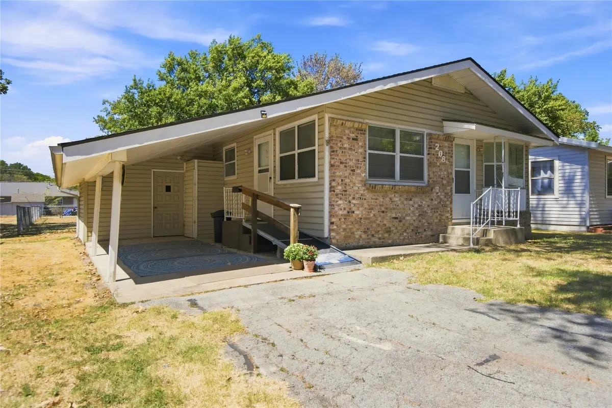208 S Ora Street, Pryor, OK 74361 - #1