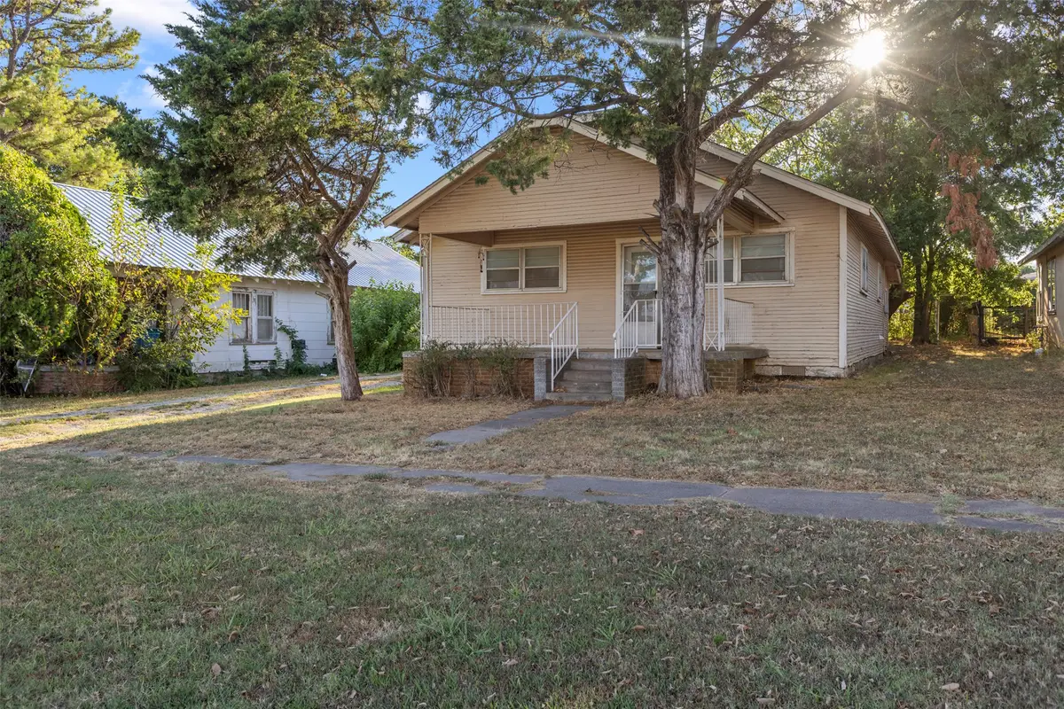 205 Broadway Street, Konawa, OK 74849 - #1