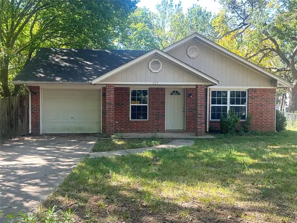 503 Quail Lake Drive, Henryetta, OK 74437