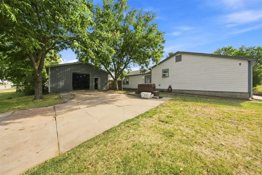 1408 E Cherry Street E, Cushing, OK 74023 - #2