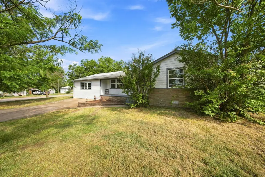 1408 E Cherry Street E, Cushing, OK 74023 - #3