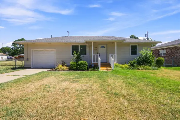 909 S Liberty Avenue, Okmulgee, OK 74447