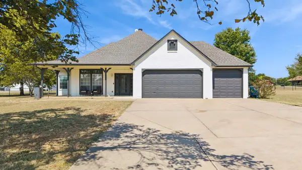 10887 E Canyon Oaks Road, Claremore, OK 74017