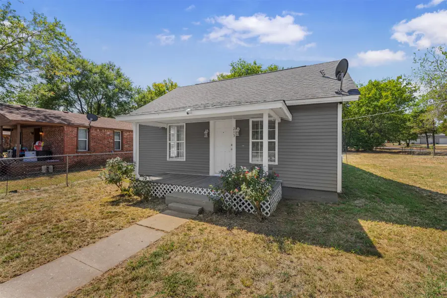 215 S Main Street, Vera, OK 74082 - #2