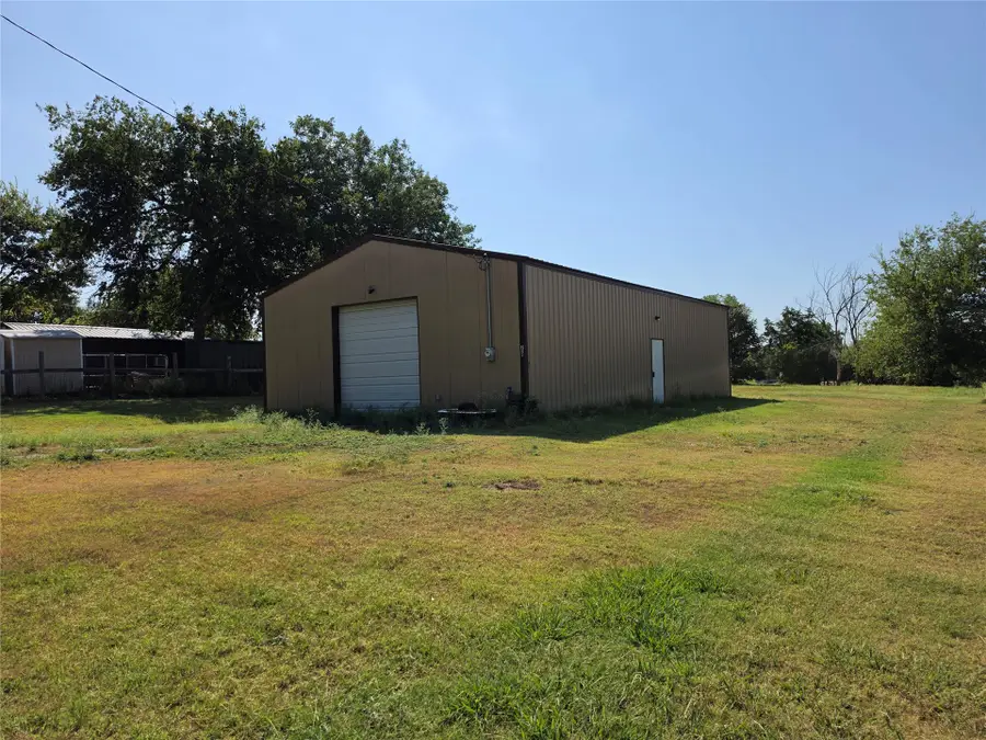 201 W 7th Street, Stratford, OK 74872 - #2