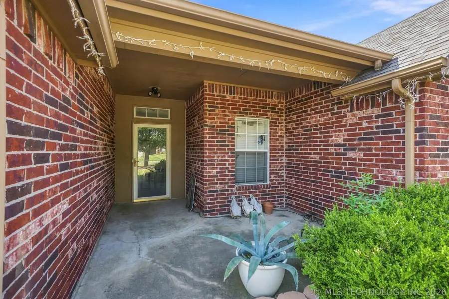 8140 E Silverado Road, Claremore, OK 74019 - #2