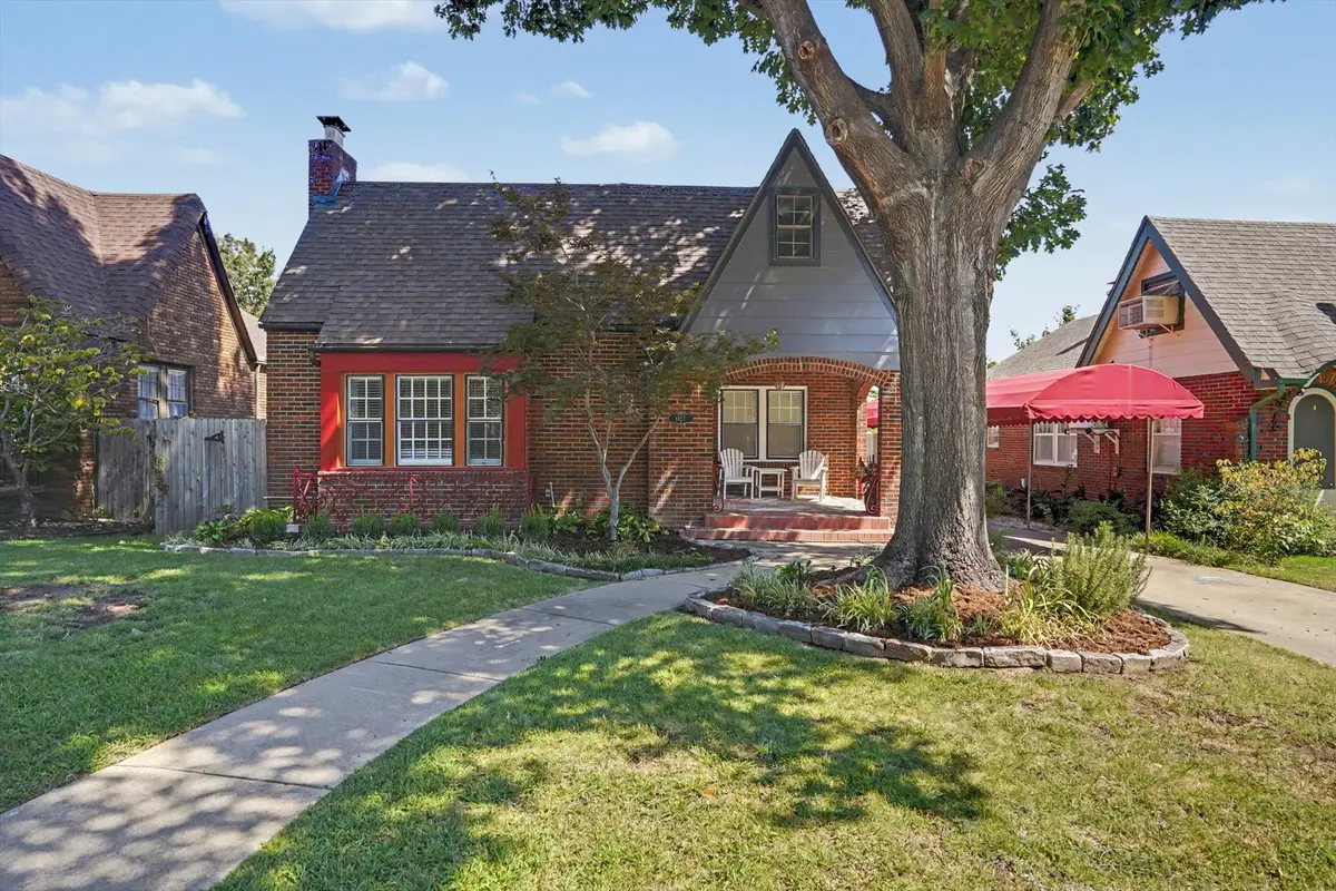 1555 S Gillette Avenue, Tulsa, OK 74104 - #1