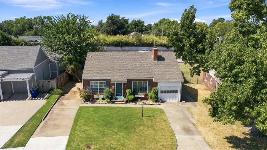 1722 S Columbia Place, Tulsa, OK 74104 - #2