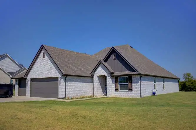 2420 W King Lane, Claremore, OK 74019 - #2
