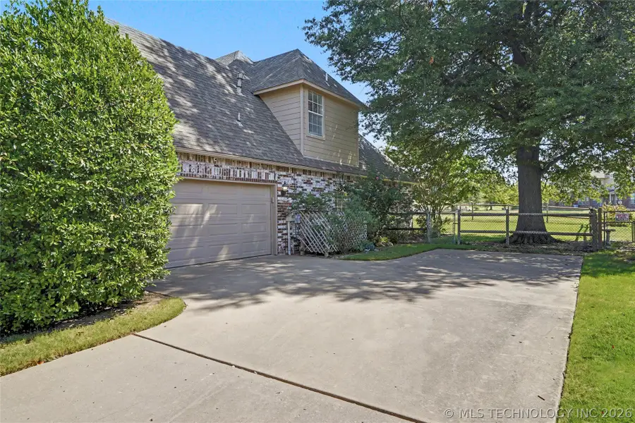 3701 N Oak Avenue, Broken Arrow, OK 74012 - #3