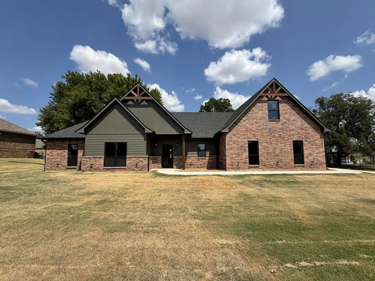 33 Wilderness Road N, Calera, OK 74730 - #1