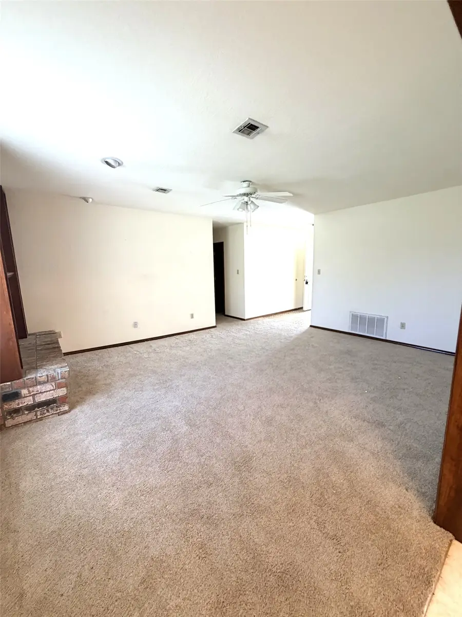 1512 Briarwood Lane, Henryetta, OK 74437 - #2