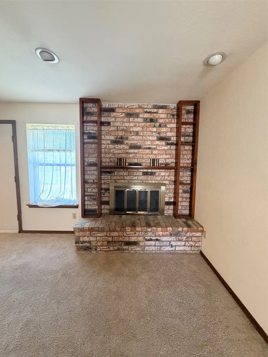 1512 Briarwood Lane, Henryetta, OK 74437 - #3