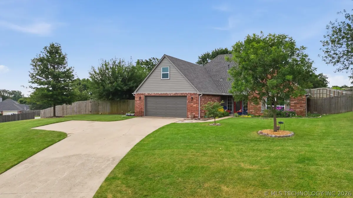 8012 W Cottonwood Avenue, Claremore, OK 74019 - #1