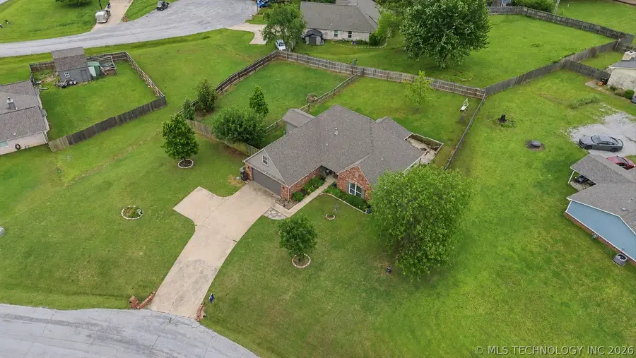 8012 W Cottonwood Avenue, Claremore, OK 74019 - #3
