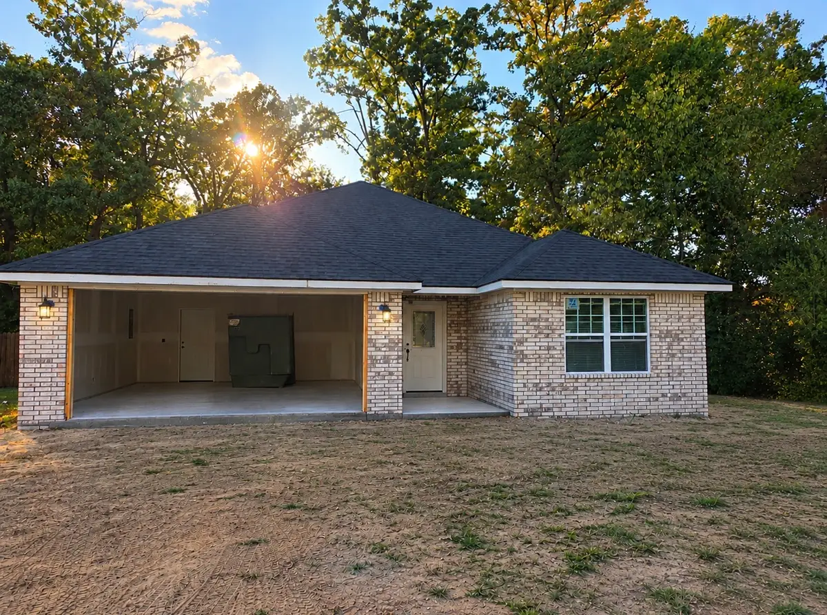1000 S Hugo Street, Muldrow, OK 74948 - #1