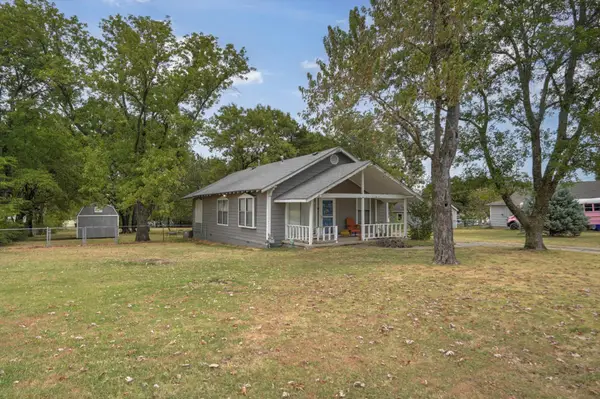 832 E Detroit Street, Broken Arrow, OK 74012