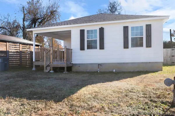 525 W Clay Street, Chouteau, OK 74337