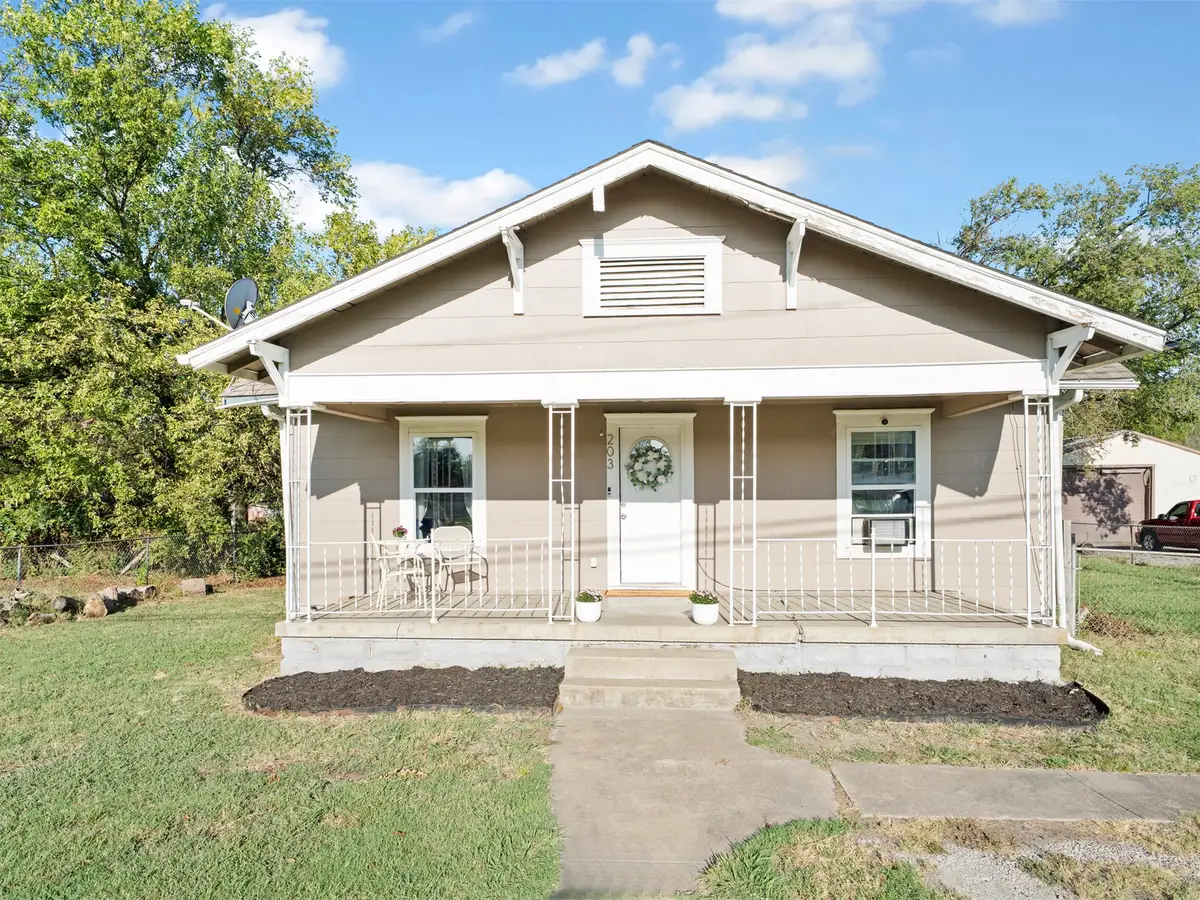 203 N Shawnee Street, Catoosa, OK 74015 - #1