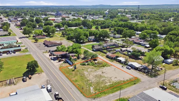 N 3rd, Davis, OK 73030