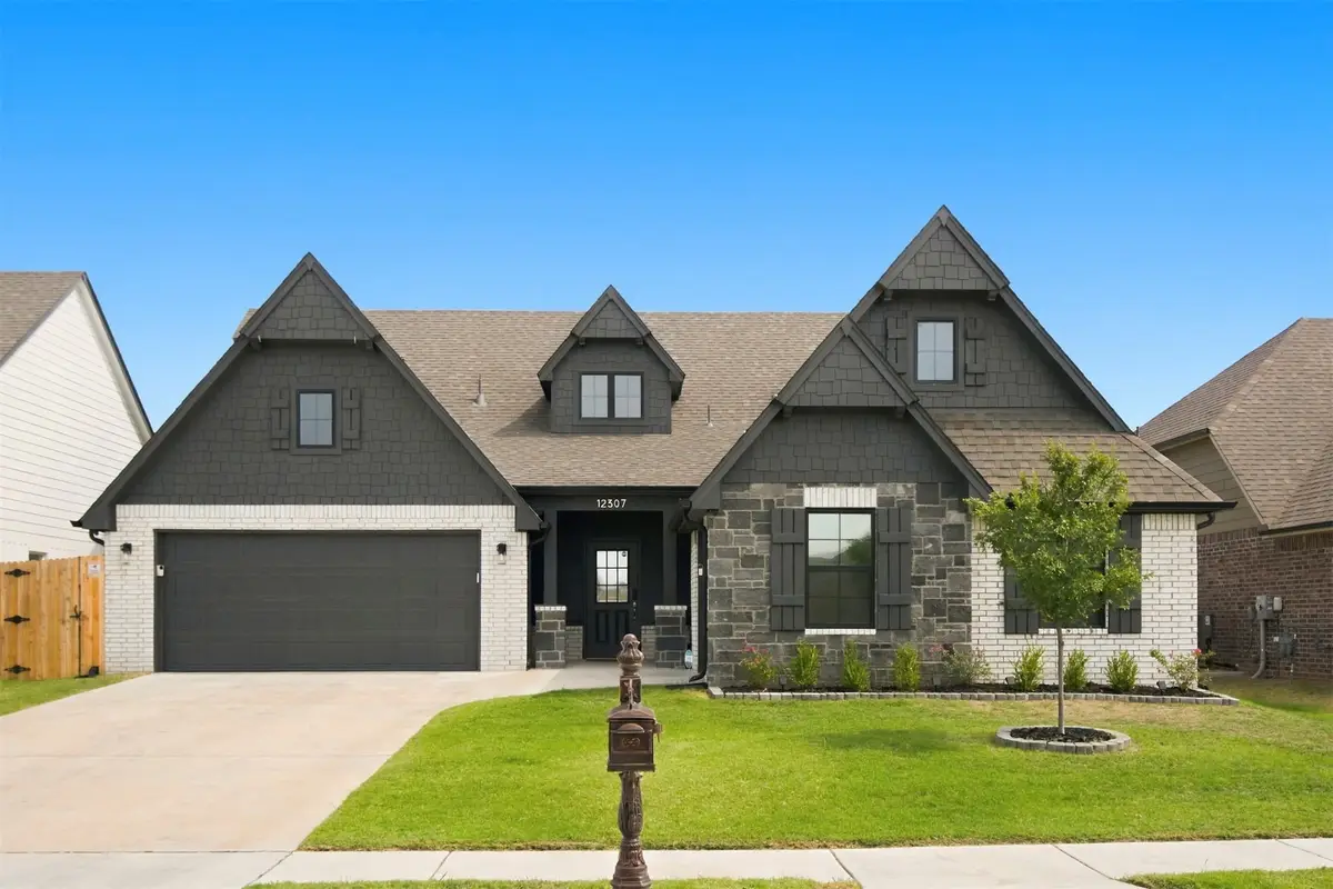 12307 Lakewood Avenue, Bixby, OK 74008 - #1