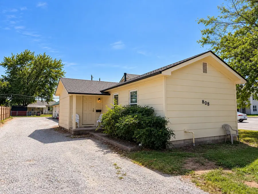 808 N Cherokee Street, Claremore, OK 74017 - #2