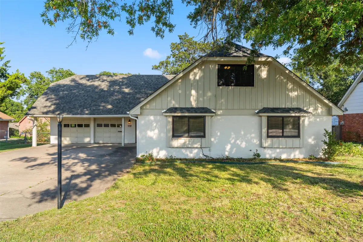 1208 SE Swan Drive, Bartlesville, OK 74006 - #1
