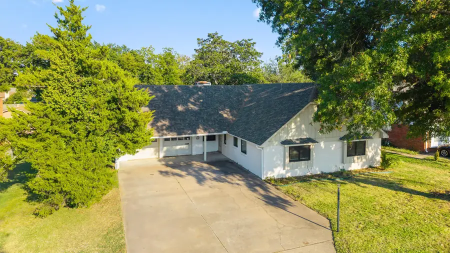1208 SE Swan Drive, Bartlesville, OK 74006 - #2