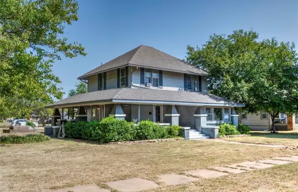 323 W 6th Street, Stroud, OK 74079