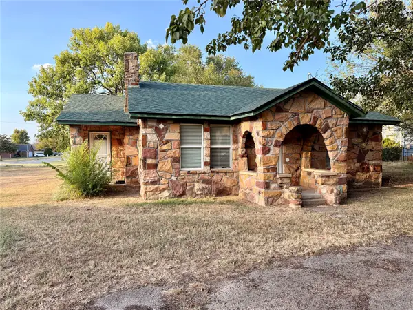 223 10th Street, Stroud, OK 74079