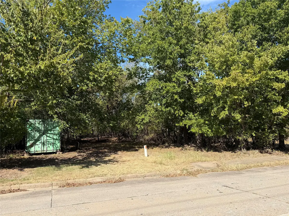 11 E Washington Avenue, McAlester, OK 74501 - #1