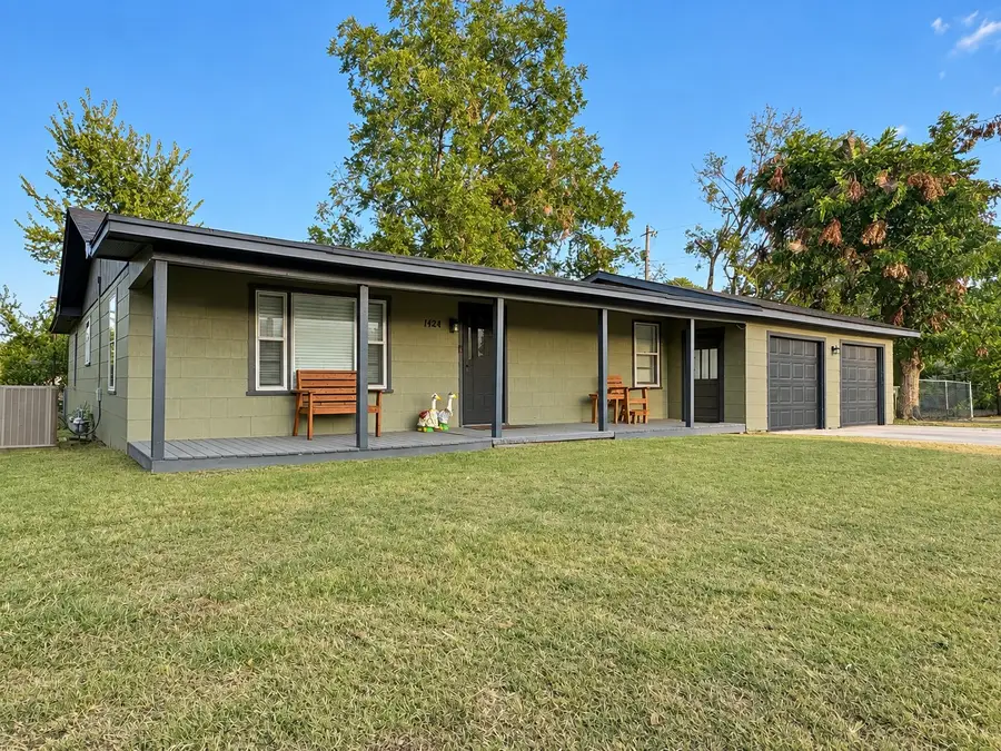 1124 N 12th, Durant, OK 74701 - #2