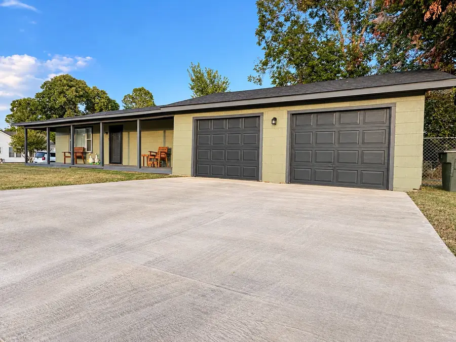 1124 N 12th, Durant, OK 74701 - #3