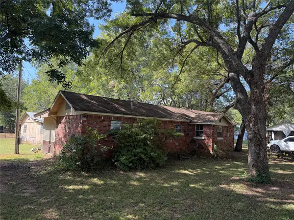 415042 E 1097, Checotah, OK 74426