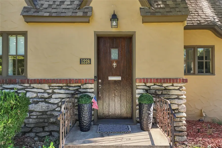1228 E 28th Street, Tulsa, OK 74114 - #3