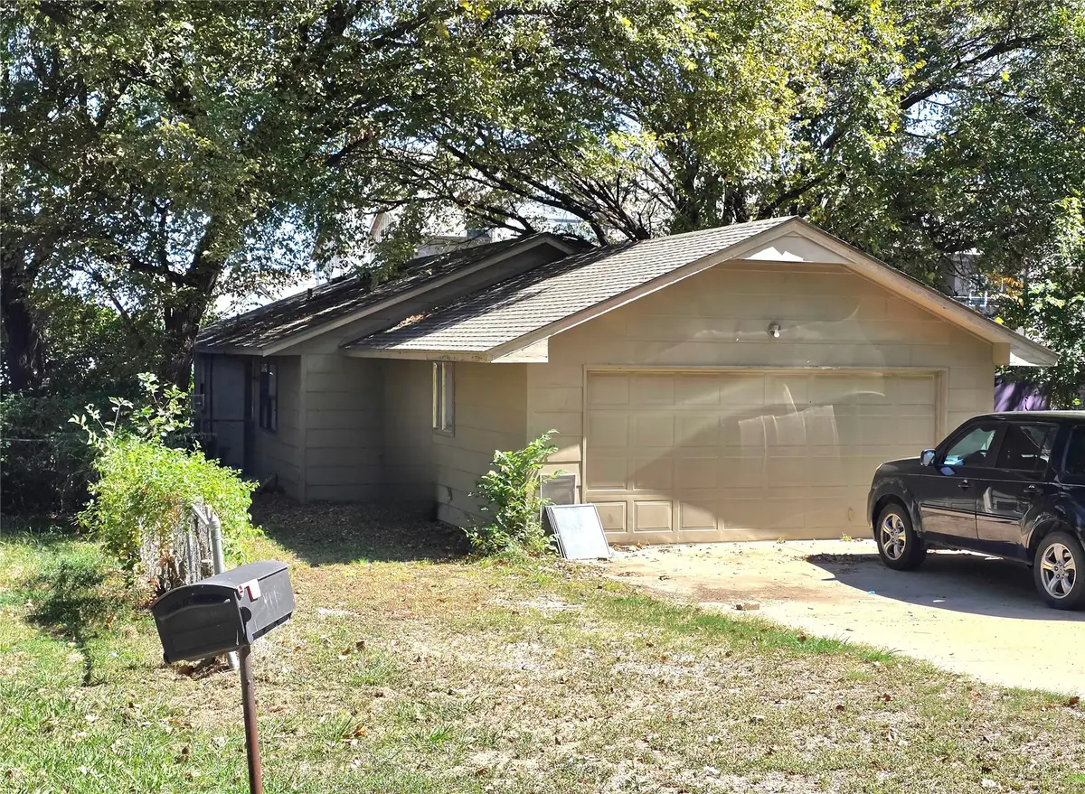 416 N Moore Avenue, Claremore, OK 74017 - #1