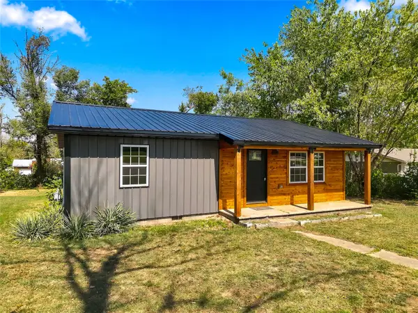 423 W Locust, Stilwell, OK 74960