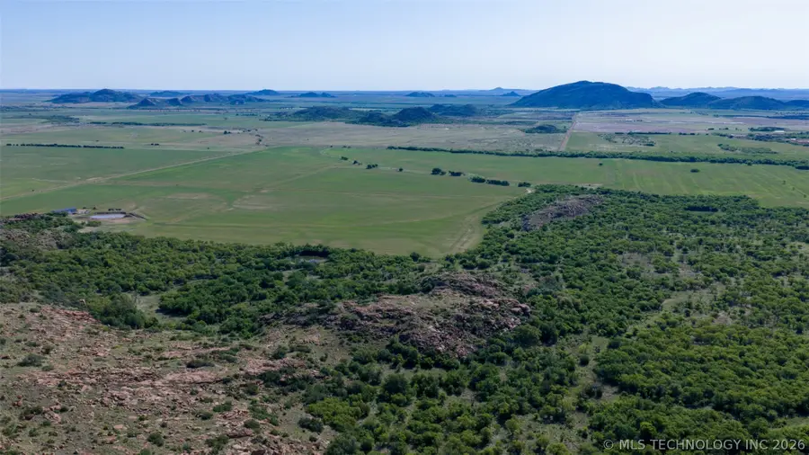 20826 E County Road 1470, Lone Wolf, OK 73655 - #3