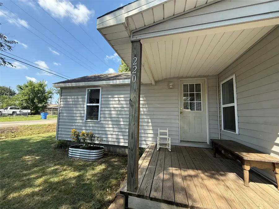 220 E Audd Avenue, Checotah, OK 74426 - #3