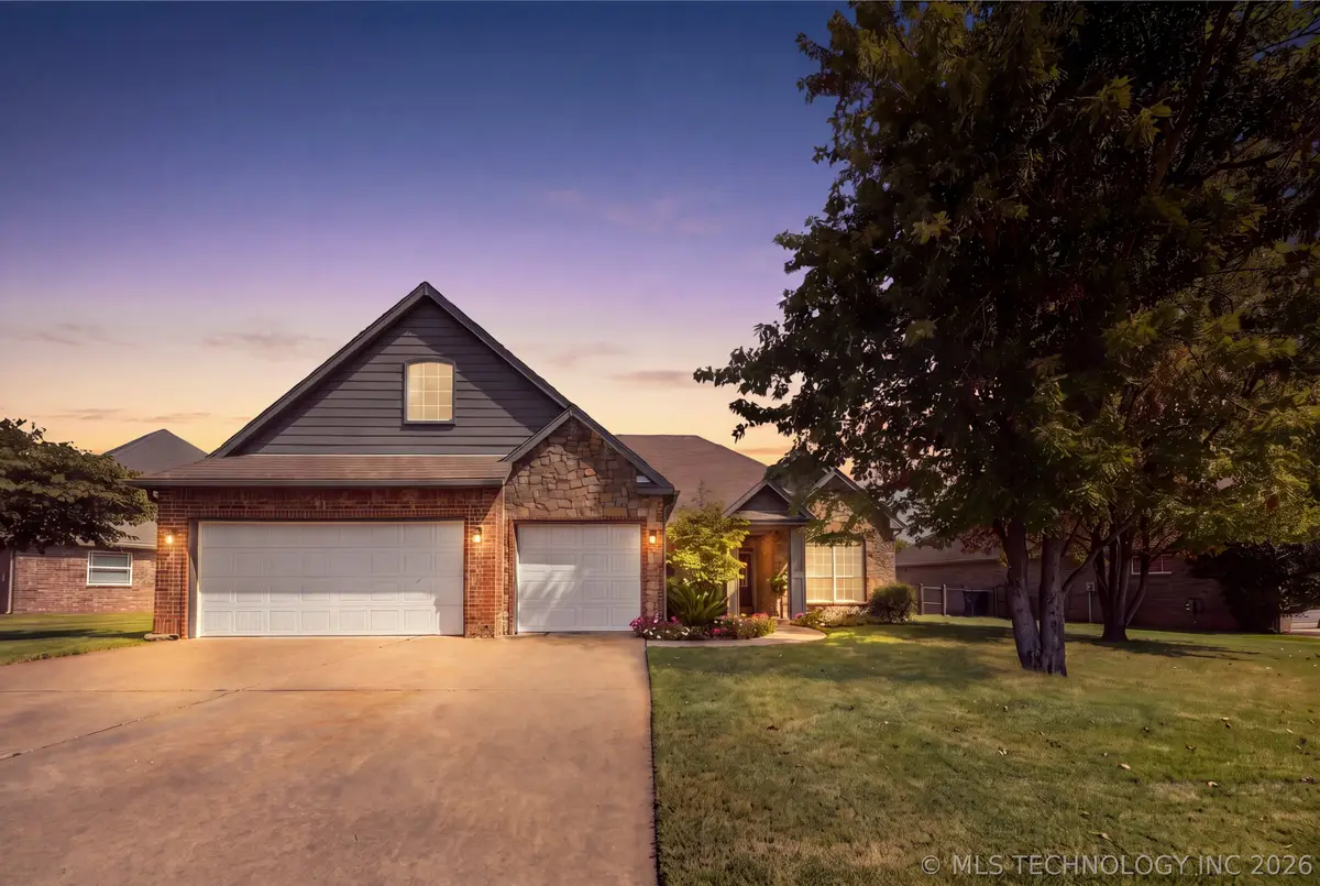 26585 Columbia Crest Drive, Claremore, OK 74019 - #1