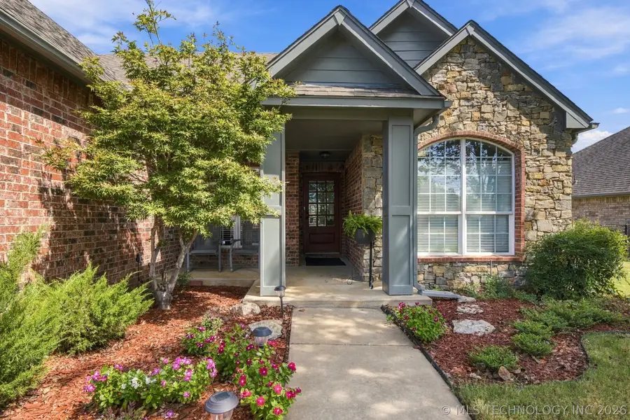 26585 Columbia Crest Drive, Claremore, OK 74019 - #3
