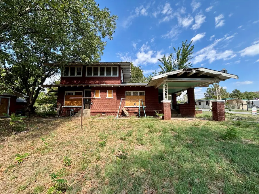615 N J Street, Quinton, OK 74561 - #3