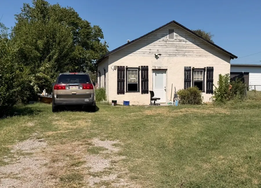 113 Fresno Avenue, Ponca City, OK 74601 - #2