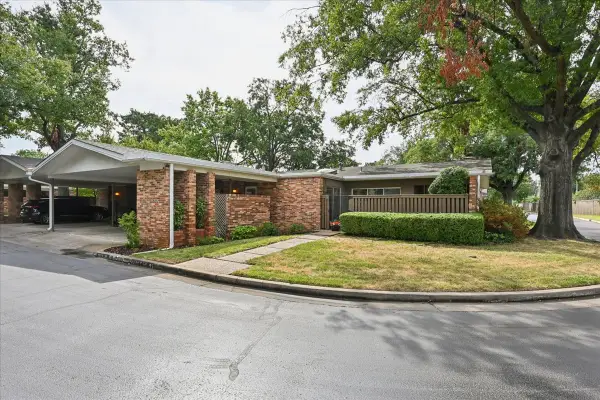 2112 E 59th Street #B6, Tulsa, OK 74105