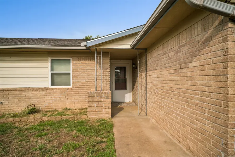 903 Holmes, Cushing, OK 74023 - #3