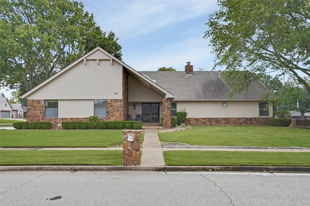 8401 Fairway Place, Broken Arrow, OK 74011 - #1