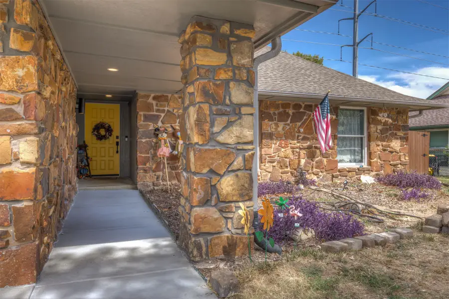 512 W Roanoke Street, Broken Arrow, OK 74011 - #2