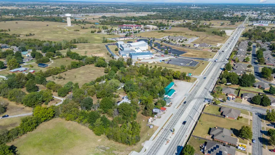 10010 N Garnett Road, Owasso, OK 74055 - #2