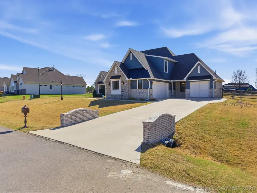 6480 N Blue Sage Drive, Owasso, OK 74055 - #2